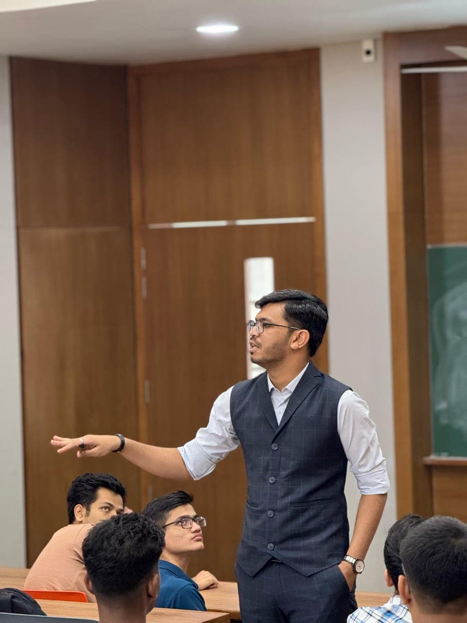 Enlightening Nirma Students on How to Build Startups right out of college